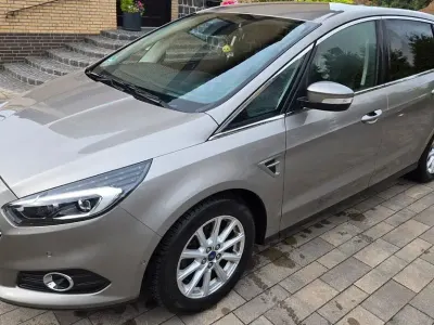 Gebraucht Ford S-MAX Titanium 179 PS (131 kW) 2016 Silber Van / Kleinbus