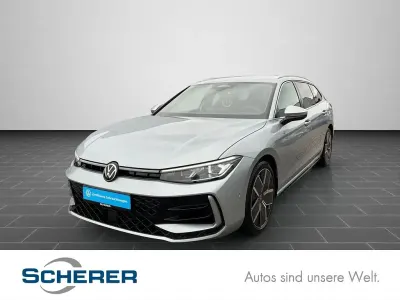 Gebraucht VW Passat R-line 265 PS (194 kW) 2025 Oyster silver metallic (metallic) Kombi
