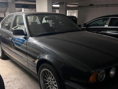Gebraucht BMW 518 116 PS (85 kW) 1995 Grau Limousine