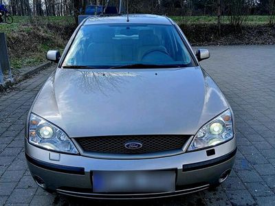Gebraucht Ford Mondeo 130 PS (95 kW) 2002 Grau Limousine