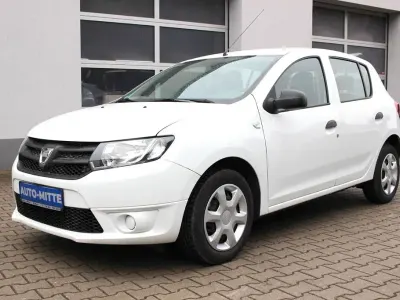 Gebraucht Dacia Sandero 75 PS (55 kW) 2014 Weiß Limousine