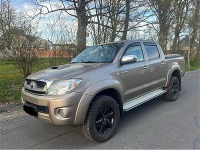 Second-hand Toyota HiLux Executive 171 CP (125 kW) 2011 Maro Pickup