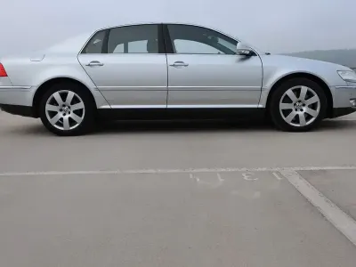 Gebraucht VW Phaeton 334 PS (245 kW) 2004 Silber Limousine