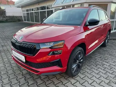 Neu Skoda Karoq SportLine 150 PS (110 kW) 2025 Velvetrot metallic SUV