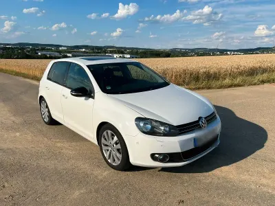 Gebraucht VW Golf VI Style 105 PS (77 kW) 2011 Weiß Kleinwagen