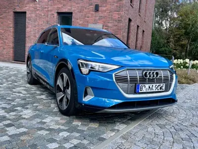 Usata Audi e-tron Advanced Plus 300 kW (408 CV) 2019 Blu SUV