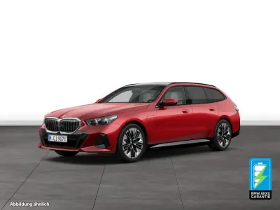 Gebraucht BMW 550e M Sport 489 PS (359 kW) 2025 Rot Kombi