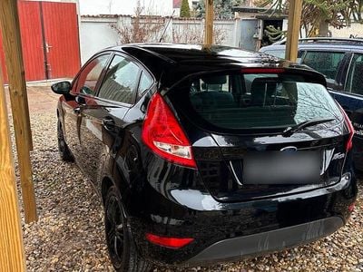Second-hand Ford Fiesta 68 CP (50 kW) 2012 Negru Hatchback