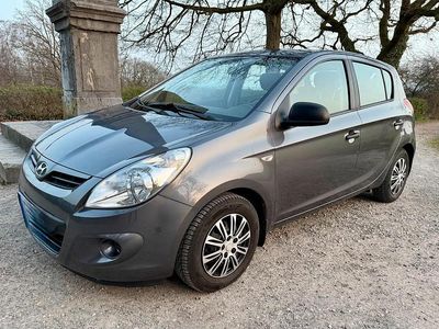 Gebraucht Hyundai i20 77 PS (56 kW) 2012 Grau Kleinwagen