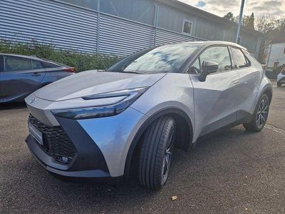 Shimmering silver Gebraucht 2024 Toyota C-HR Team SUV | 30.990 € (Fairer Preis)