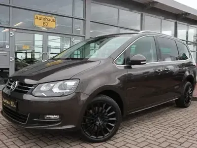Gebraucht VW Sharan Highline 177 PS (130 kW) 2019 Braun Van / Kleinbus