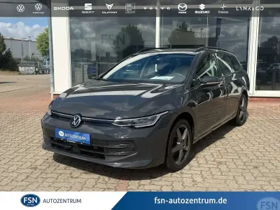 Gebraucht VW Golf VIII Life 116 PS (85 kW) 2024 Uranograu Kombi