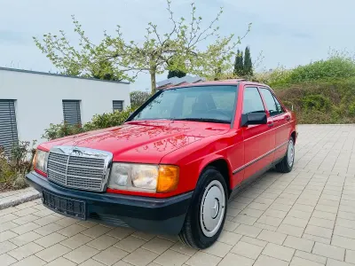 Brugt Mercedes 190 72 HK (52 kW) 1987 Rød Sedan