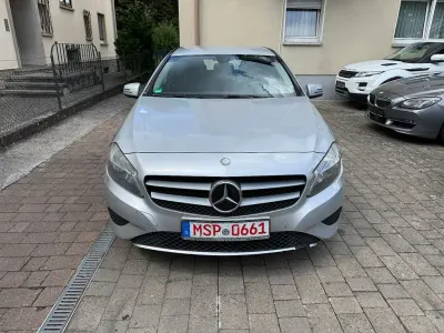 Gebraucht Mercedes A200 156 PS (114 kW) 2013 Silber Kleinwagen