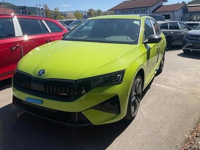 Neu Skoda Octavia RS 265 PS (194 kW) 2026 Mamba grün Kombi