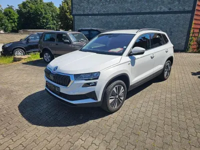 Gebraucht Skoda Karoq Tour 150 PS (110 kW) 2022 Moonweiß metallic SUV