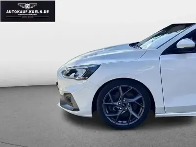 Brugt Ford Focus ST-Line 190 HK (139 kW) 2019 Hvid Sedan