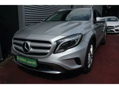 Gebraucht Mercedes GLA180 Urban 122 PS (89 kW) 2016 Silber SUV