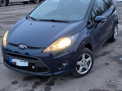 Gebraucht Ford Fiesta 97 PS (71 kW) 2012 Blau Kleinwagen