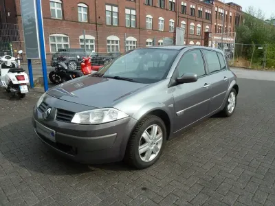 Gebraucht Renault Mégane II Dynamique 113 PS (83 kW) 2005 Schwarz Limousine