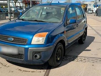 Usata Ford Fusion 74 CV (54 kW) 2006 Blu Utilitaria