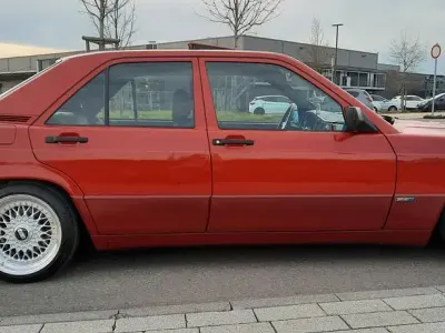 Brugt Mercedes 190 Sportline 109 HK (80 kW) 1991 Rød Sedan