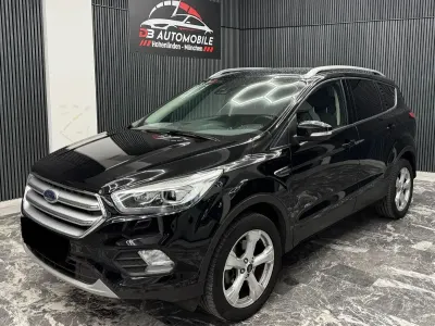 Usado Ford Kuga Titanium 182 HP (133 kW) 2018 Preto SUV