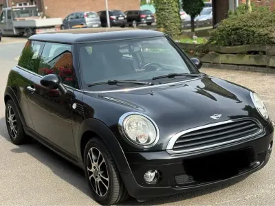 Käytetty Mini Cooper 75 HP (55 kW) 2009 Musta Viistoperä