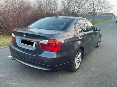 gebraucht BMW 320 i *WENIG KM*