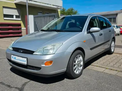 Gebraucht Ford Focus 101 PS (74 kW) 2001 Silber Limousine