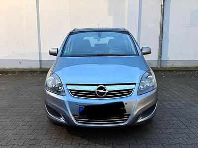 Blau Gebraucht 2010 Opel Zafira Van / Kleinbus | 3.799 € (Fairer Preis)