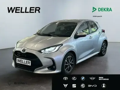 Gebraucht Toyota Yaris Hybrid Team 116 PS (85 kW) 2022 Silber Kleinwagen