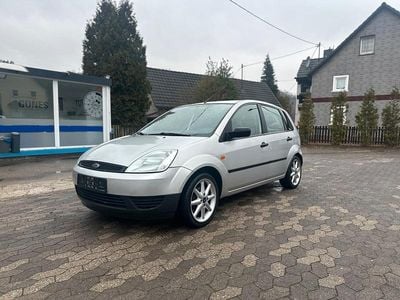 Usata Ford Fiesta 69 CV (50 kW) 2002 Argento Utilitaria