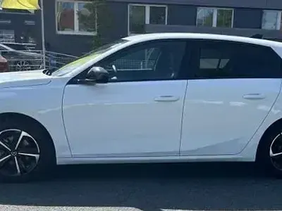 Gebraucht Opel Astra 131 PS (96 kW) 2024 Weiß Limousine