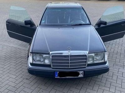 Gebraucht Mercedes 230 132 PS (97 kW) 1990