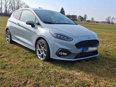 Begagnad Ford Fiesta Performance Edition 200 HK (147 kW) 2019 Grå Halvkombi