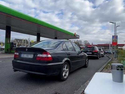 Usata BMW 318 143 CV (105 kW) 2002 Nero Berlina