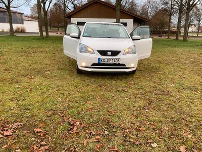 Weiß Gebraucht 2015 Seat Mii Kleinwagen | 6.500 € (Etwas zu teuer)