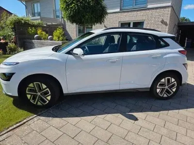 Gebraucht Hyundai Kona 100 kW (136 PS) 2022 Weiß SUV