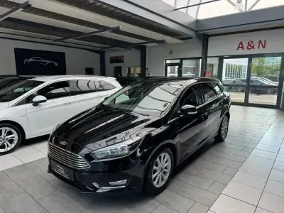 Gebraucht Ford Focus Titanium 125 PS (91 kW) 2017 Schwarz Limousine