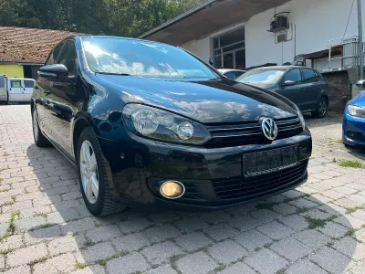 Gebraucht VW Golf VI Team 105 PS (77 kW) 2010 Schwarz Kleinwagen