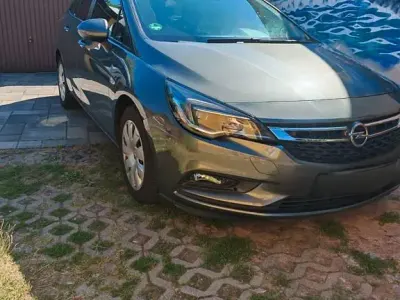 Gebraucht Opel Astra Dynamic 110 PS (80 kW) 2018 Grau Kombi