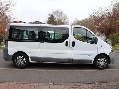 Usata Renault Trafic 82 CV (60 kW) 2003 Bianco Monovolume