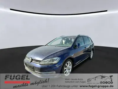 Gebraucht VW Golf VII Highline 150 PS (110 kW) 2020 Blau Kombi
