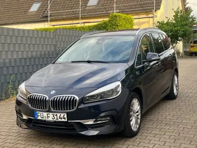 Gebraucht BMW 220 Gran Tourer Sport Line 190 PS (139 kW) 2018 Blau Van / Kleinbus
