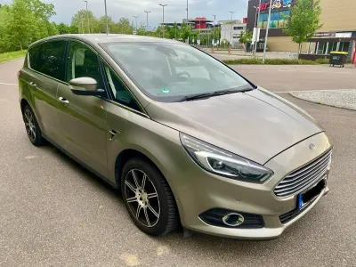 Gebraucht Ford S-MAX Titanium 209 PS (153 kW) 2016 Beige Van / Kleinbus