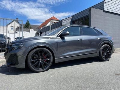 Grau Neu 2026 Audi Q8 S-Line SUV | 94.990 € (Superpreis)