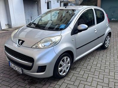 Gebraucht Peugeot 107 Filou 69 PS (50 kW) 2009 Silber Kleinwagen