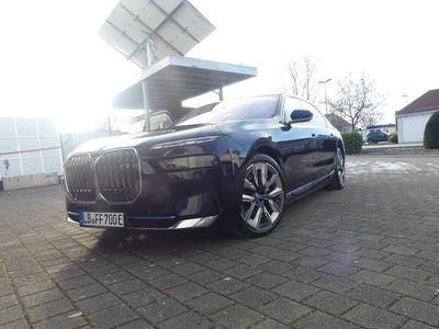 Blau Gebraucht 2022 BMW i7 Limousine | 79.900 €