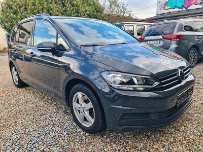 Gebraucht VW Touran 116 PS (85 kW) 2018 Grau Van / Kleinbus